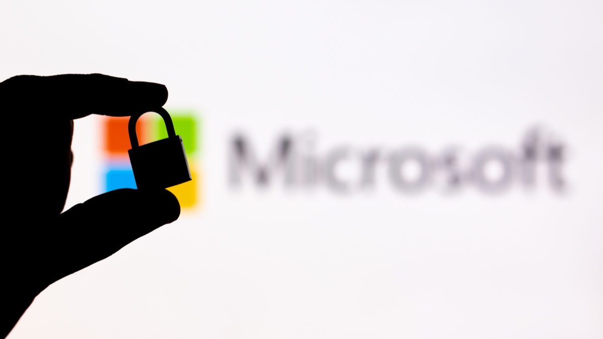 microsoft security and compliance solutions twitter